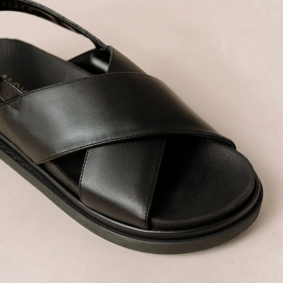 ALOHAS designer sandals - Picture 6 of 10